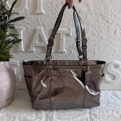 Coach gallery east west - east,