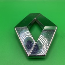 RENAULT CLIO MK2 2003 FRONT LOGO BADGE 8200027424 Original