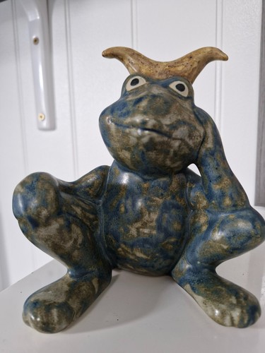 Art pottery ceramic frog - art,