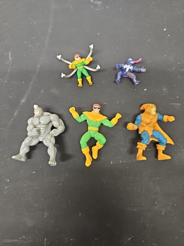 Vintage marvel mini figures - vintage,