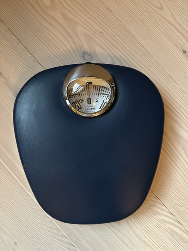 Vintage retro bathroom scales