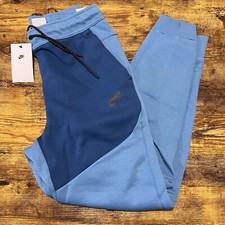 NEW Nike Sportswear Tech