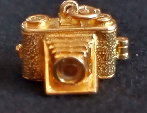 9ct gold heavy charm - , a