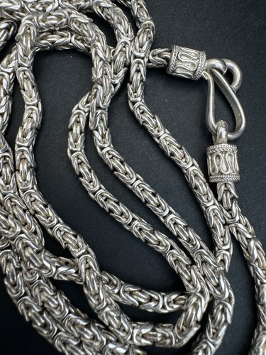 Stunning solid silver - stunning,