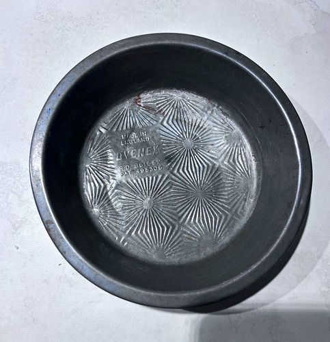 Vintage ovenex round tin - 2, lb