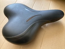 Selle Royal Look In Royal Vacuum Light 60 Moderate Wide Gel Comfort Saddle E4174