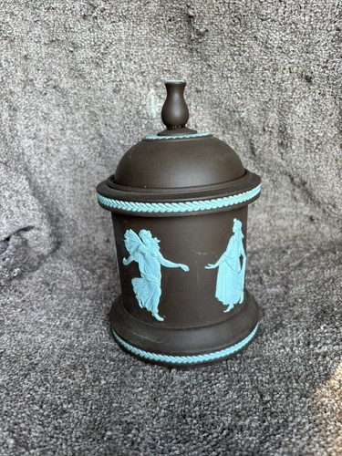 Extremely rare wedgwood jasper - extremely,