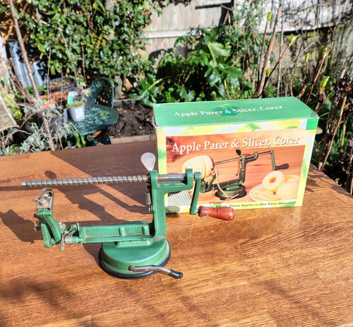 Vintage boxed apple corer - boxed,