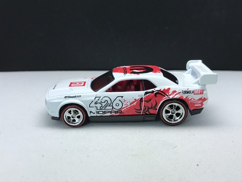 Hotwheels dodge - 1/64,