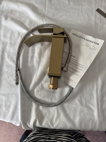 Bathroom sink tap single - single, lever