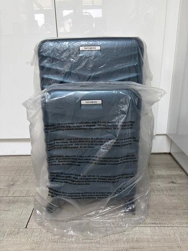 Large cabin samsonite - large,