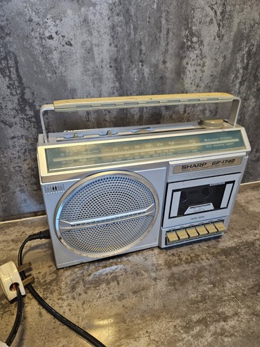 Sharp 1740e band portable - 3,