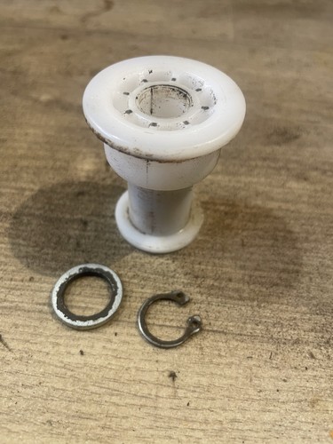 Rear gearbox mount bush - gearbox,