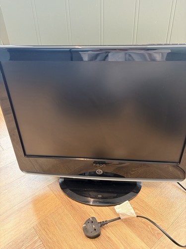 Neon c2273f widescreen lcd - 22",