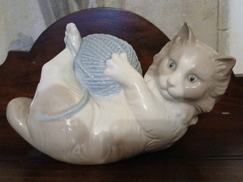 Vtg nao lladro figurine - nao,