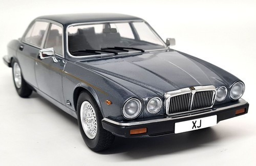 Diecast model of - model,