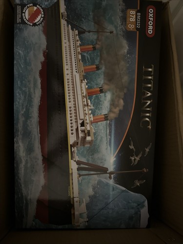 Oxford titanic 878 pieces - titanic,