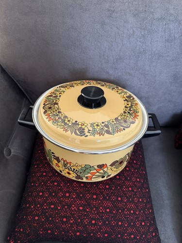 Vintage 1970 large twin - large,