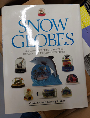 Snow domes collector - domes, guide