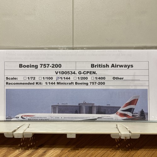 144 scale model airliner - ,