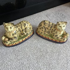 Pair Of Vintage Staffordshire Pottery Cat Playing With Ball Figurines L9” H6” 🐱