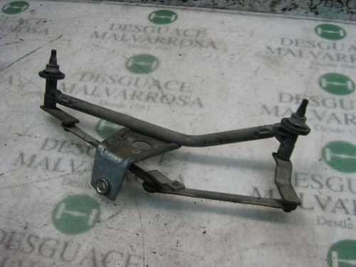 Front windscreen wiper linkage - windscreen,