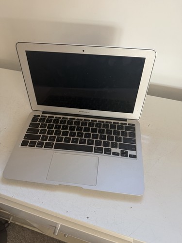 Apple macbook air a1370 laptop - macbook,
