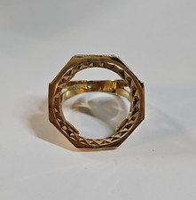 9ct Hexagonal Sovereign Ring