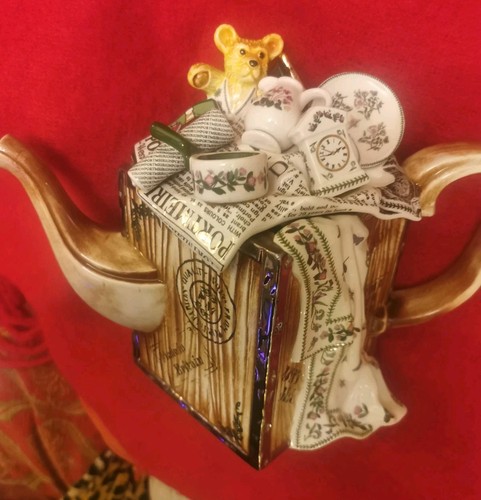 Portmeirion teapot paul - by,
