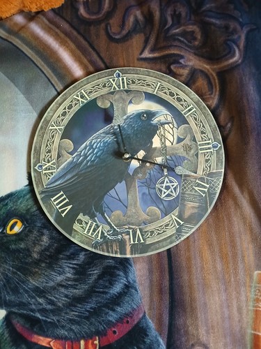 Lisa parker ravens cry wall - lisa,