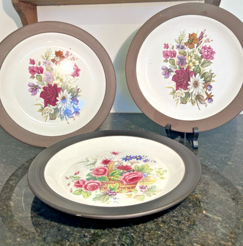 Hornsea contrast floral - floral, plates