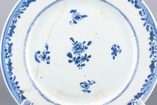 Antique Chinese Export Porcelain Plate Blue White Qing Qianlong Era 18th Century