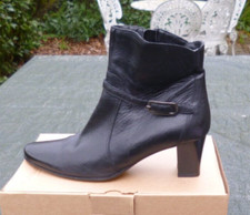 Black leather ankle boots Size 6 (39)