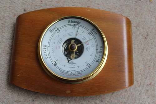 Shortland barometer on - barometer,