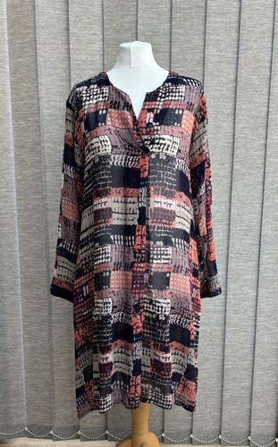 Masai abstract tunic top size - abstract,