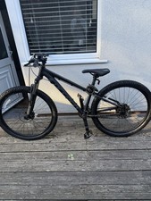 Carrera Vengeance Mountain Bike Black, 27.5" wheels and 14” frame