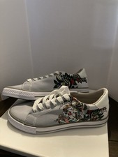 Ed Hardy Size 8.5 Casual Tie