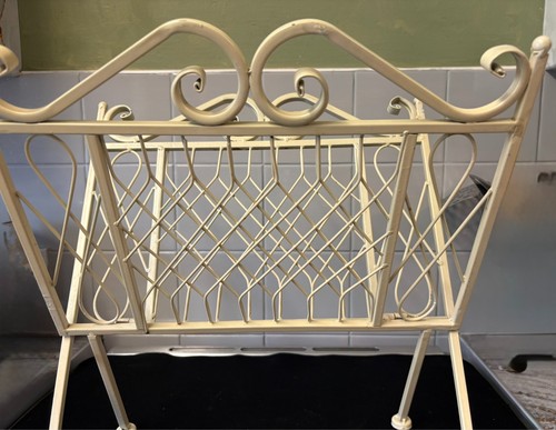 Vintage cream metal folding - metal,