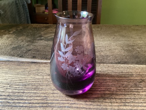 Lovely vintage glass single - lovely,