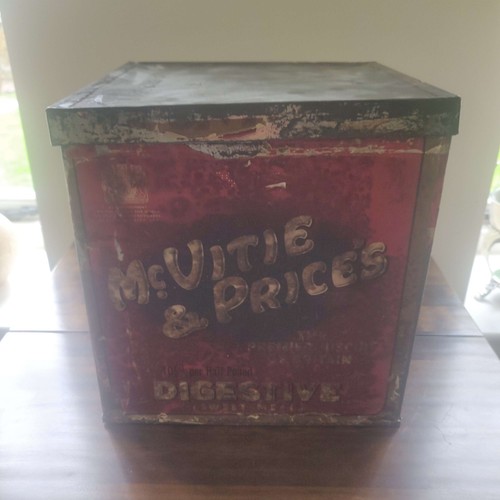 Vintage large square mcvities