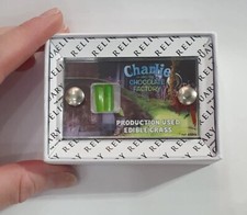 Movie Prop dispay Charlie and the Chocolate Factory Production-Used Grass & COA.