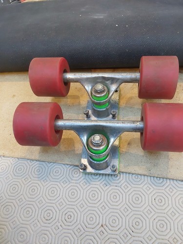 Vintage cruiser skateboard