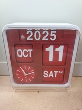Habitat Flip Clock Auto Calendar Wall 24 x 24 cm - Red / Burgundy - VGC Karlsson