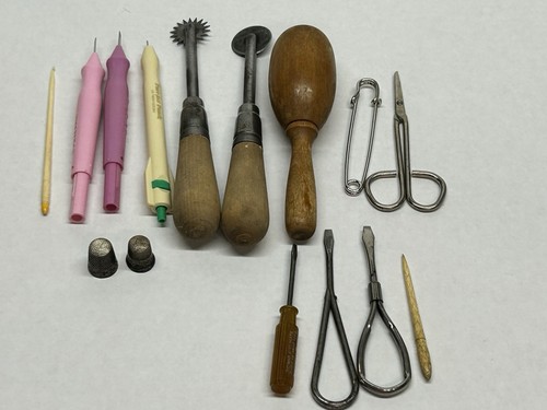 Vintage sewing lot - lot, egg