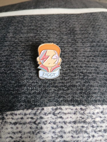 David bowie ziggy pin - david,