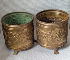 Pair of Peerage brass planter with three lion feet 19 x 17 cm