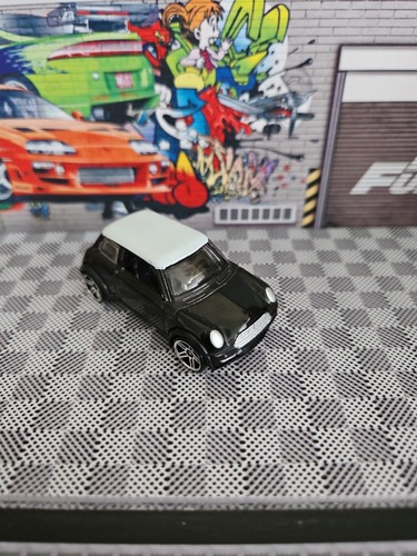 Vintage hot wheels 2002 mini - hot,
