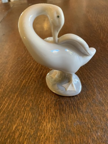 Lladro porcelain swan figurine - porcelain,