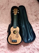 Tubbo Moment Ukulele with case