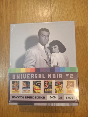 Universal noir vol - vol,
